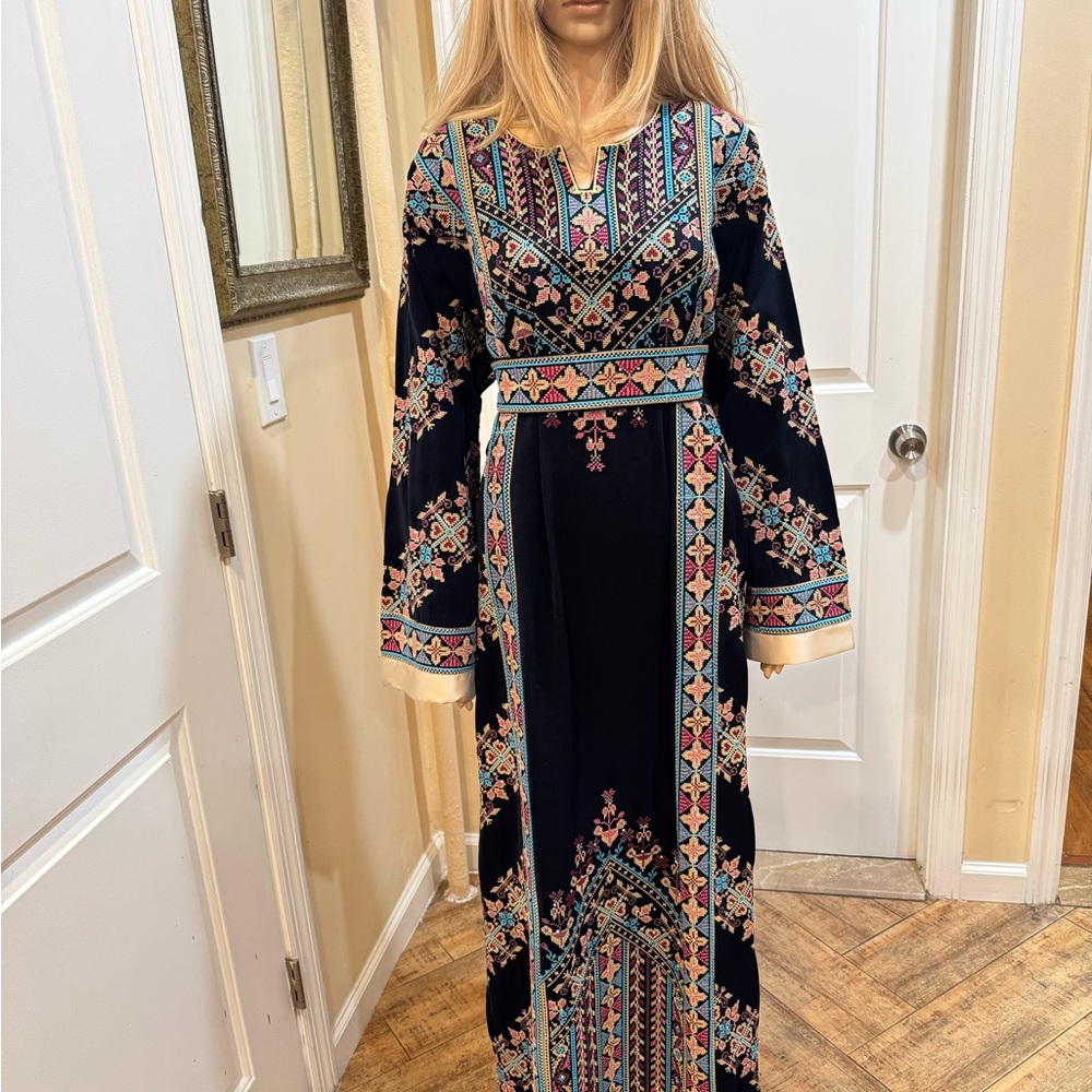 Elegant Black and Multicolor Maxi Dress